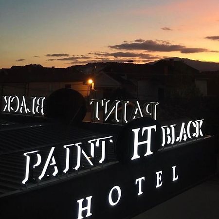 Paint It Black Hotel & Spa Gevgelija Extérieur photo